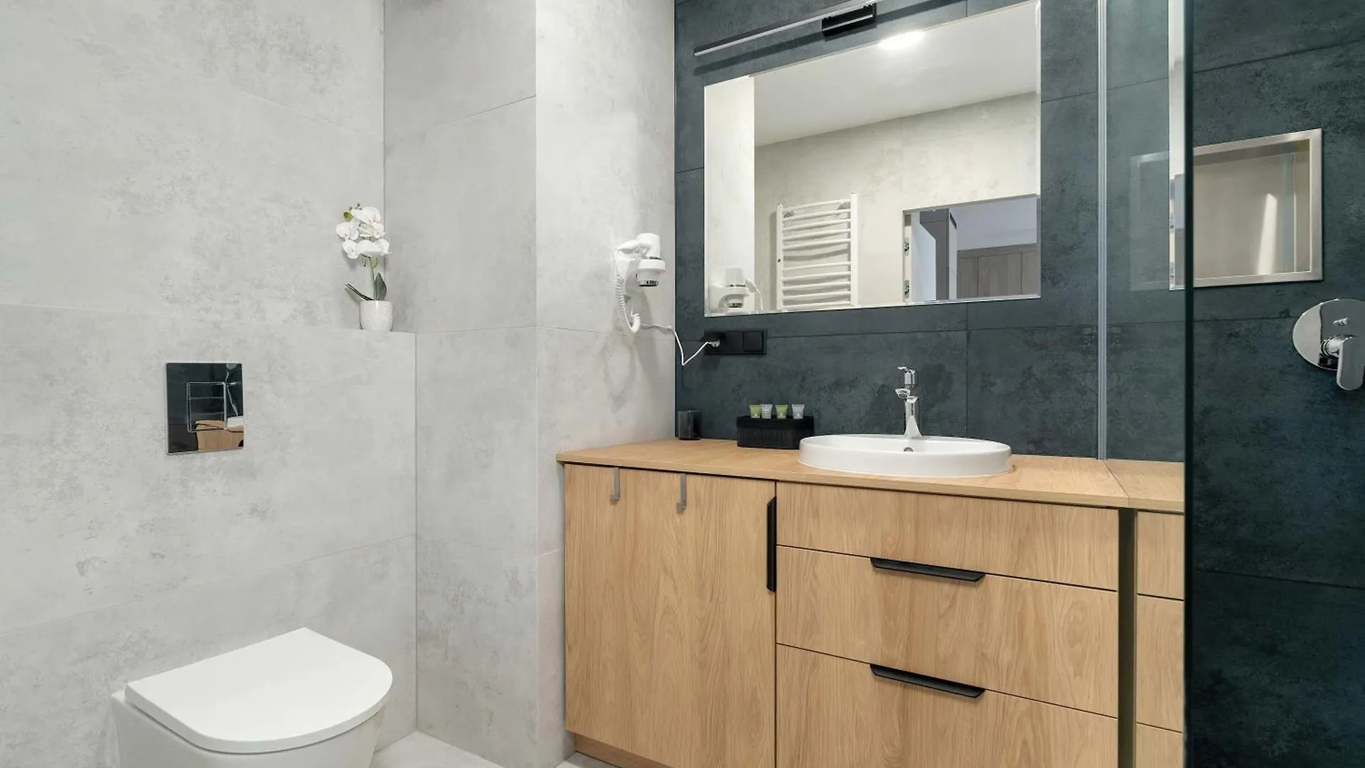 Comfortable Apartment With Air Conditioning By Renters Prestige Poznań